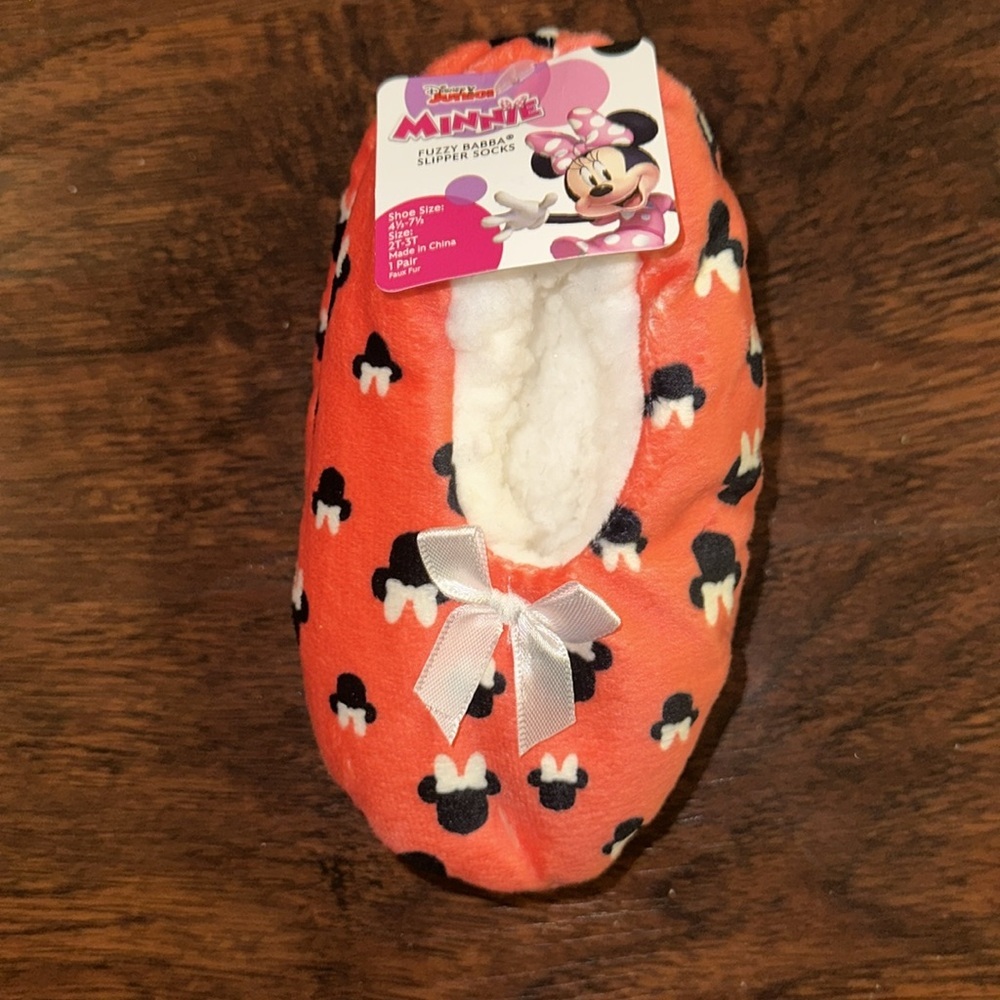 NWT Disney Junior Minnie Fuzz Babba Slipper Socks (2T-3T)